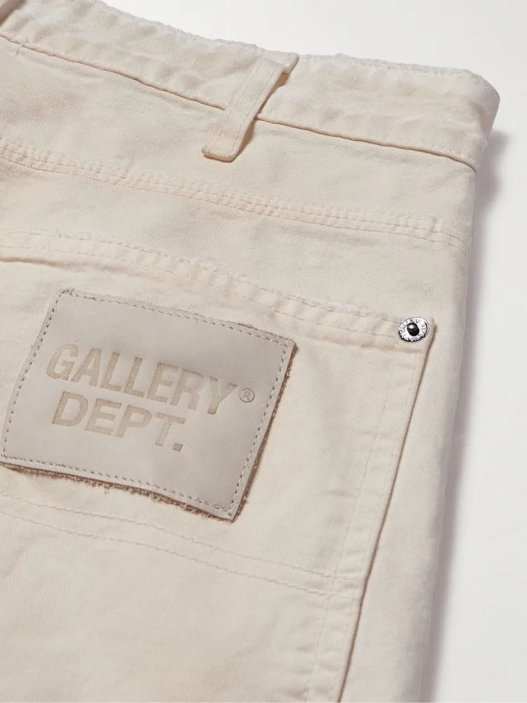 GALLERY DEPT. FLEA CARPENTER SHORTS Ink-cut knife-cut mud-dyed denim shorts. Destroy VINTAGE distressed denim shorts. Distressed white S-XL. Rewashed cement-dyed to make it old. Knife cut holes. Cat whiskers are worn. Customized full set with logo accessories. Purely handmade acrylic splash-ink graffiti.